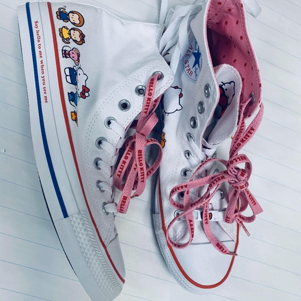 Hello Kitty Converse